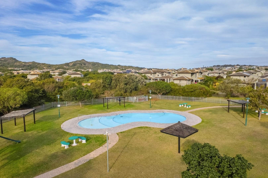 4 Bedroom Property for Sale in Hartenbos Landgoed Western Cape